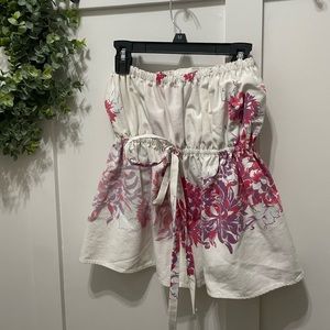 Repurposed Tablecloth Shirt! Size Medium fits anywhere from a‎ size 4 to size 10